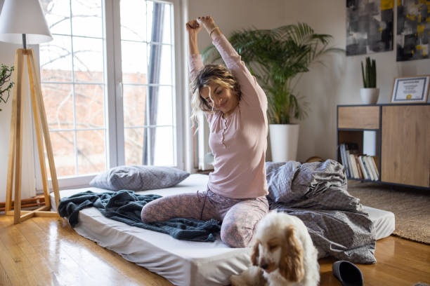 Sleeping On Bed Frame vs No Bed Frame - Which Is Better? | FRWD by CUURA Space